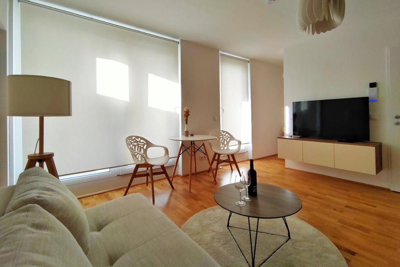 Luma Near Schoenbrunn With Parking Apartment Wien